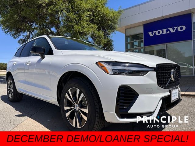 2025 Volvo XC60 Core's photo