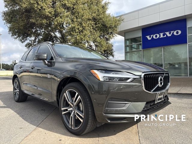 2019 Volvo XC60 Momentum's photo