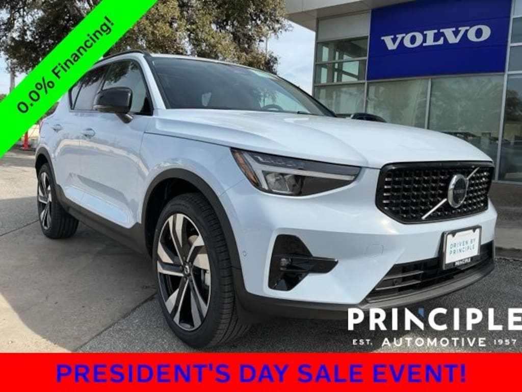 New 2026 Volvo XC40 B5 Plus SUV