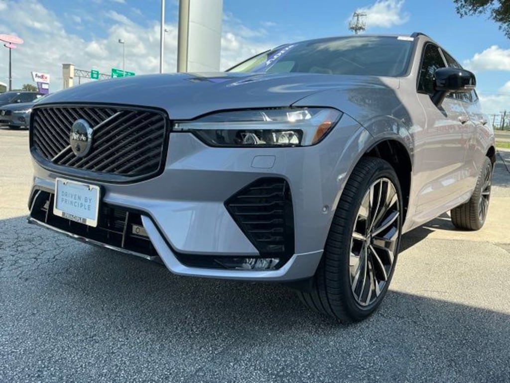 New 2026 Volvo XC60 B5 Ultra SUV