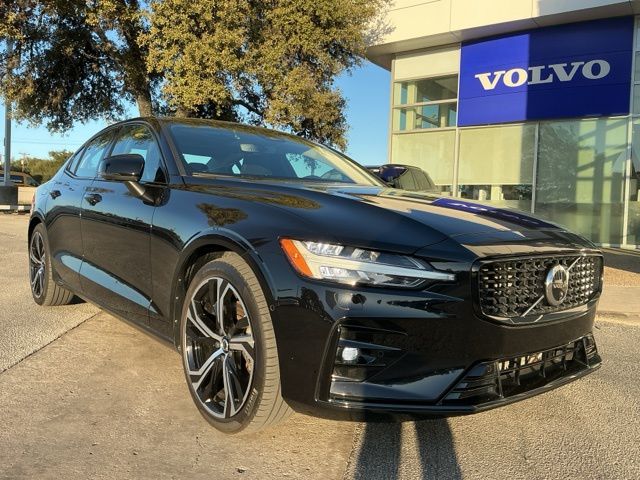 2024 Volvo S60 Plus's photo