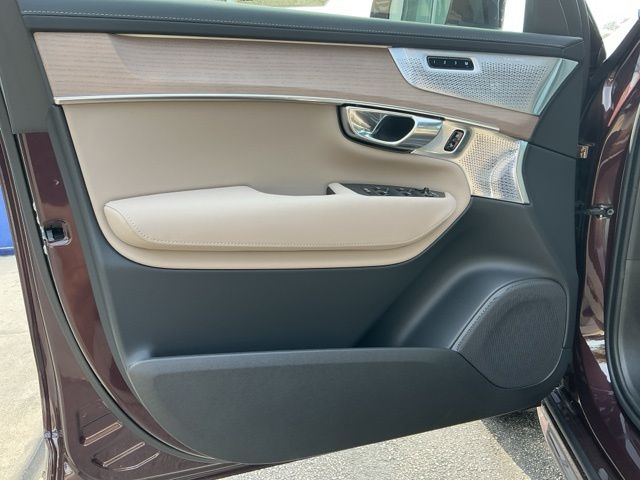 2026 Volvo XC90 Ultra - Photo 22