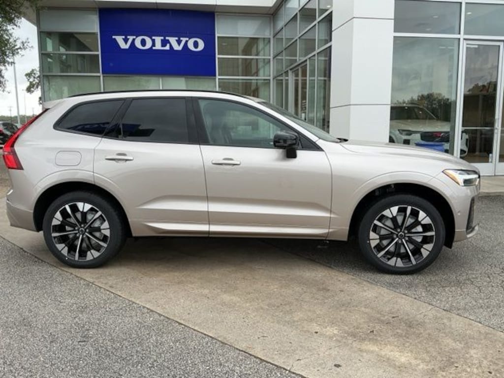 New 2026 Volvo XC60 B5 Plus SUV