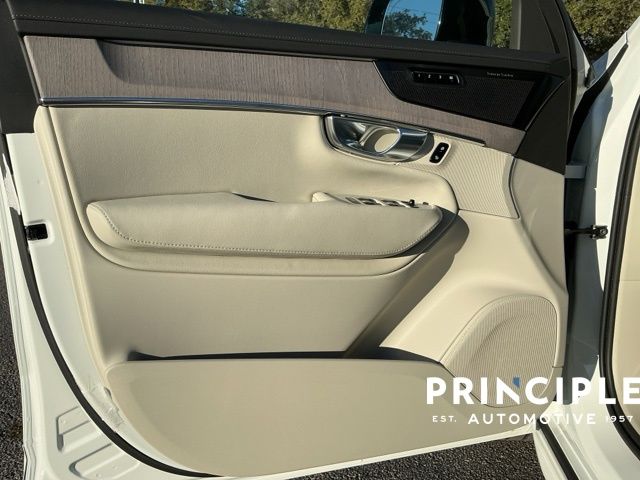 2026 Volvo XC90 Ultra - Photo 21