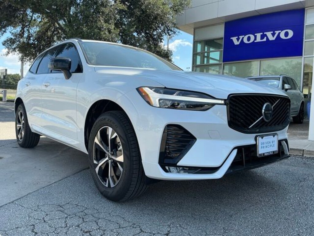 New 2026 Volvo XC60 B5 Core SUV