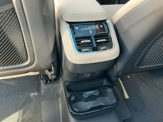 2026 Volvo XC90 Ultra - Photo 27