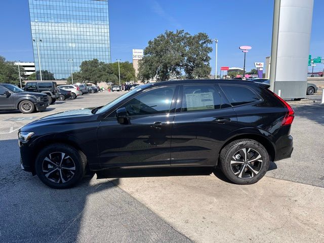 2026 Volvo XC60 B5 Core photo 4