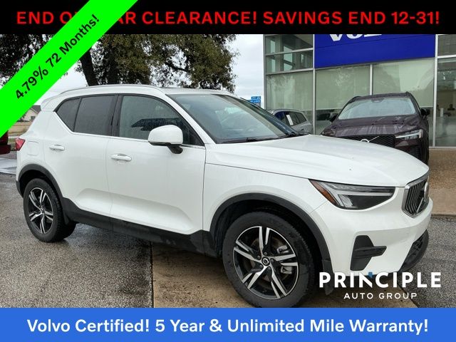 2025 Volvo XC40 Core's photo