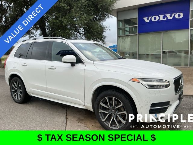 2016 Volvo XC90 T6 AWD Momentum's photo