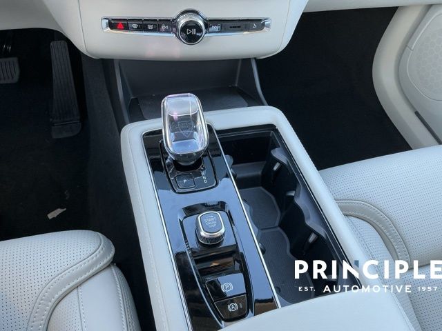 2026 Volvo XC90 Ultra - Photo 14