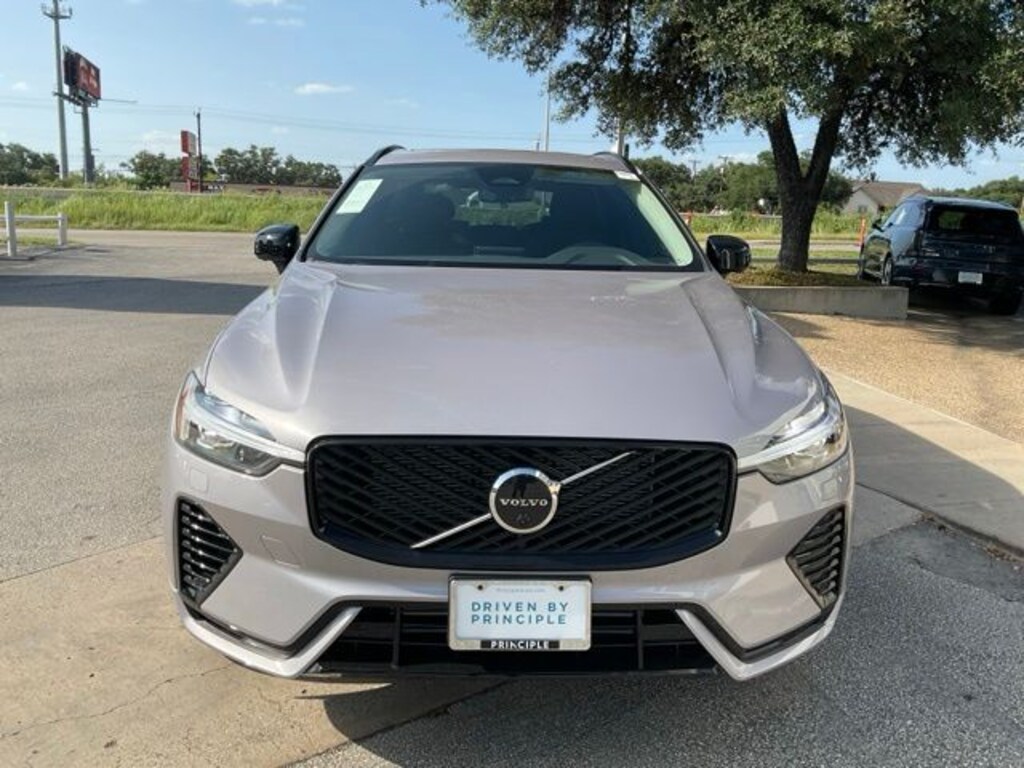 New 2026 Volvo XC60 plug-in hybrid T8 Plus SUV