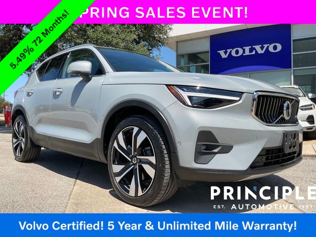 2025 Volvo XC40 B5 Plus Bright AWD's photo