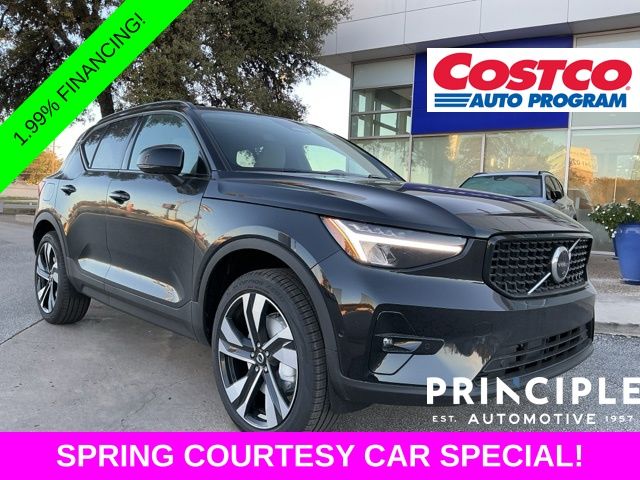 2026 Volvo XC40 B4 Plus Dark FWD's photo