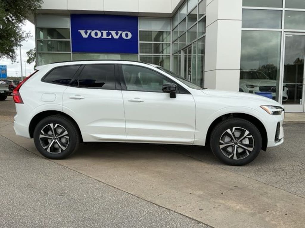 New 2026 Volvo XC60 B5 Core SUV