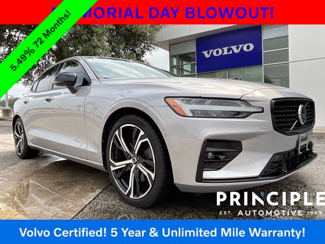 2024 Volvo S60 B5 Plus Dark Theme AWD's photo