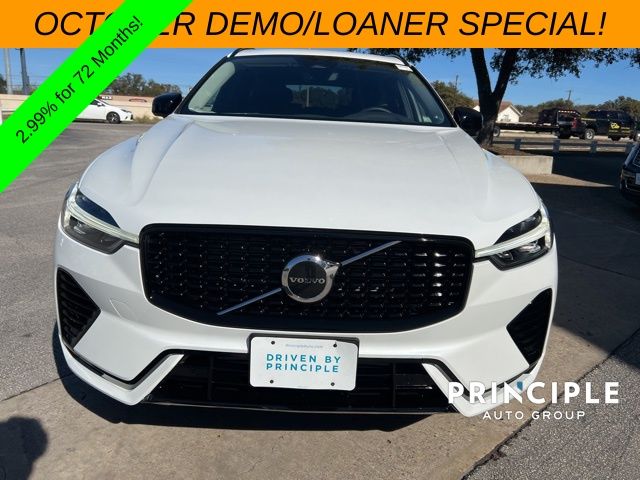 2025 Volvo XC60 Hybrid T8 Core photo 2