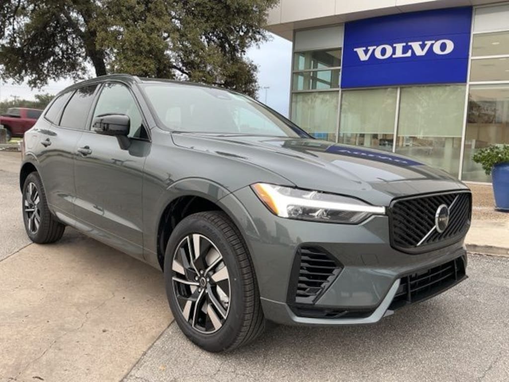 New 2026 Volvo XC60 plug-in hybrid T8 Core SUV