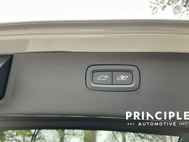 2026 Volvo XC90 Ultra - Photo 32