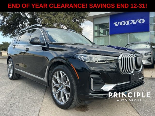 2021 BMW X7 40i's photo