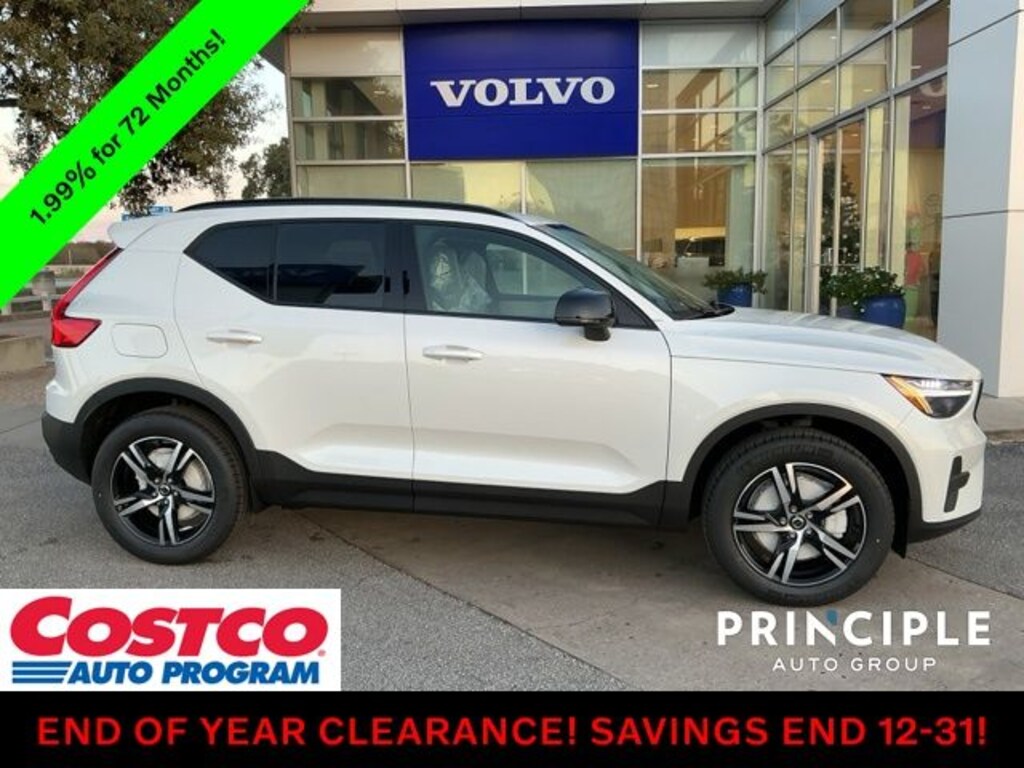 New 2026 Volvo XC40 B5 Core SUV