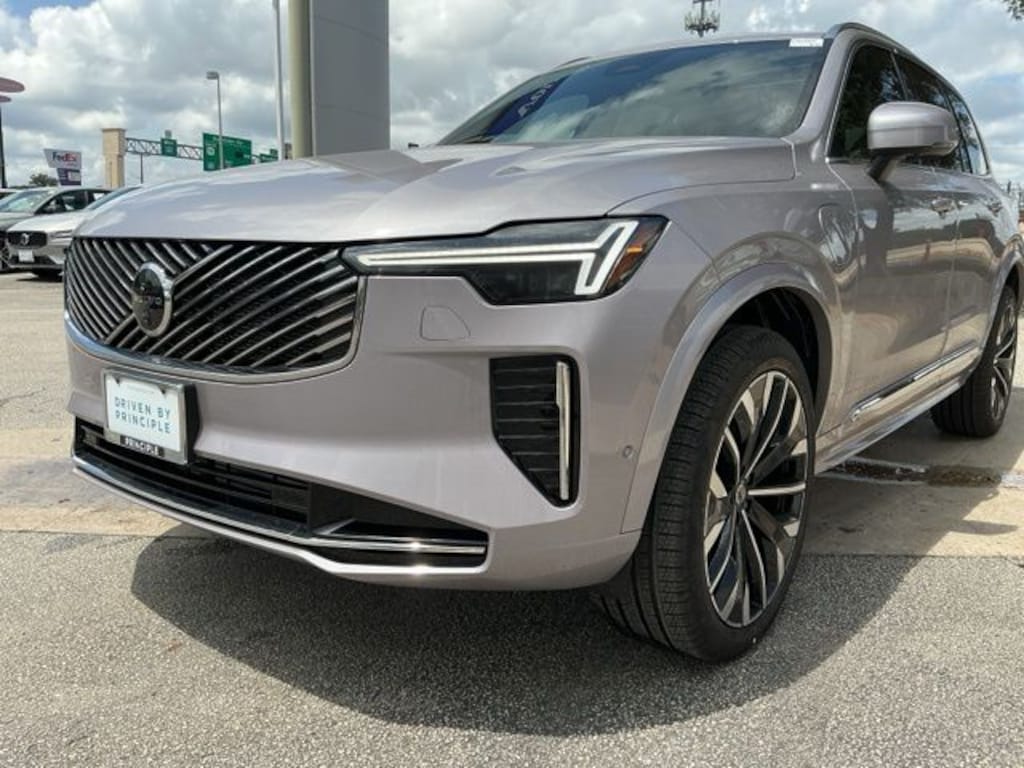 New 2026 Volvo XC90 plug-in hybrid T8 Plus 7-Seater SUV