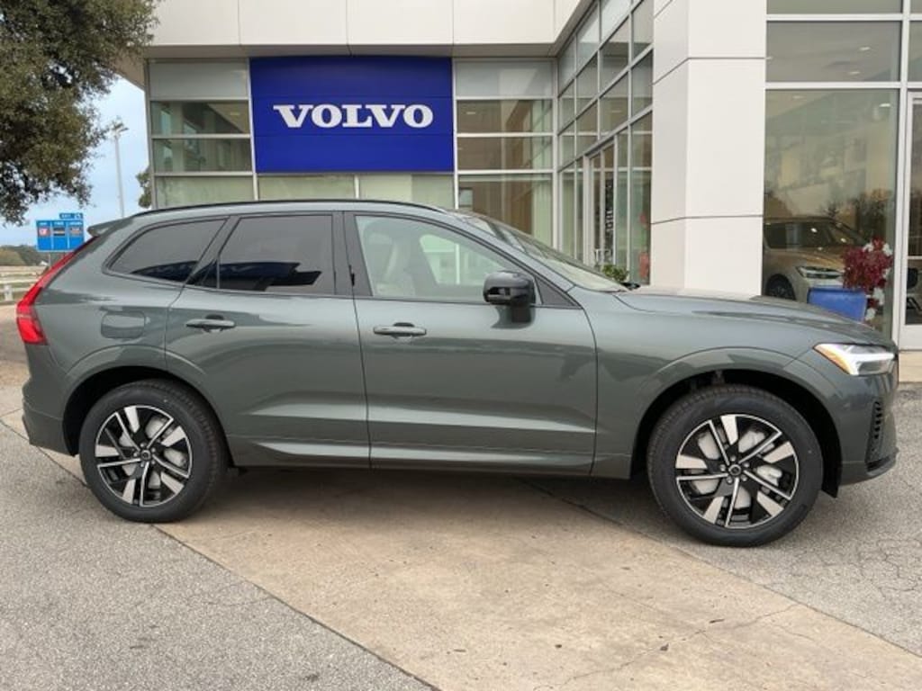New 2026 Volvo XC60 plug-in hybrid T8 Core SUV