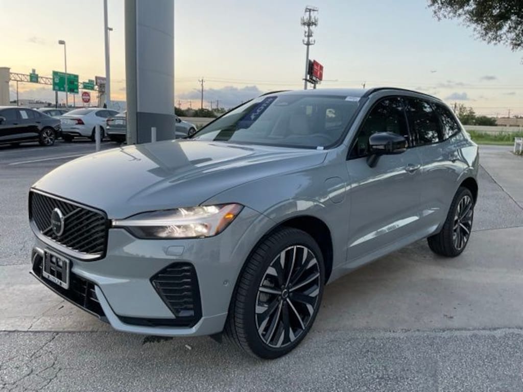 New 2026 Volvo XC60 plug-in hybrid T8 Ultra SUV