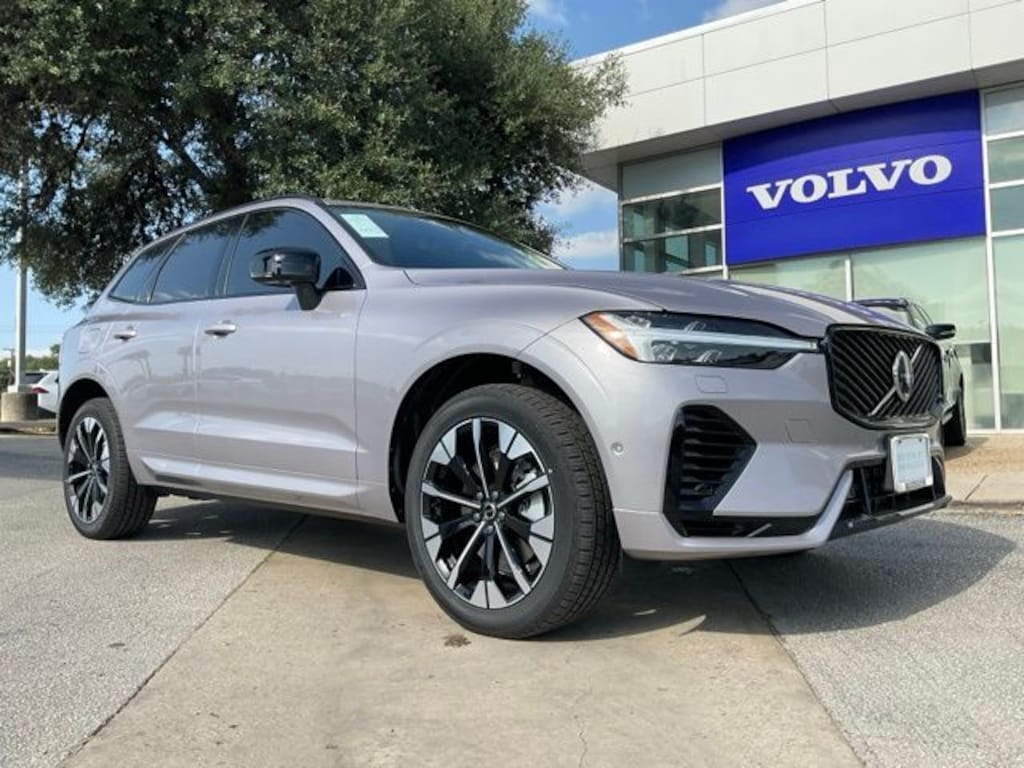 New 2026 Volvo XC60 plug-in hybrid T8 Plus SUV
