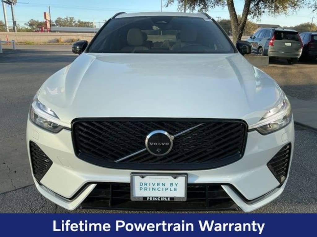 New 2026 Volvo XC60 B5 Plus SUV