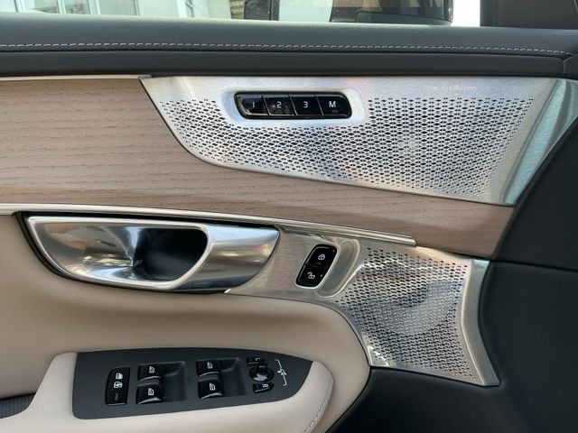 2026 Volvo XC90 Ultra - Photo 24