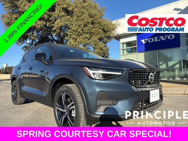 2026 Volvo XC40 B5 Core Dark AWD's photo