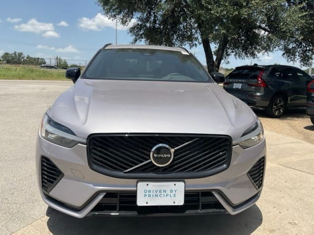 New 2026 Volvo XC60 plug-in hybrid T8 Core SUV
