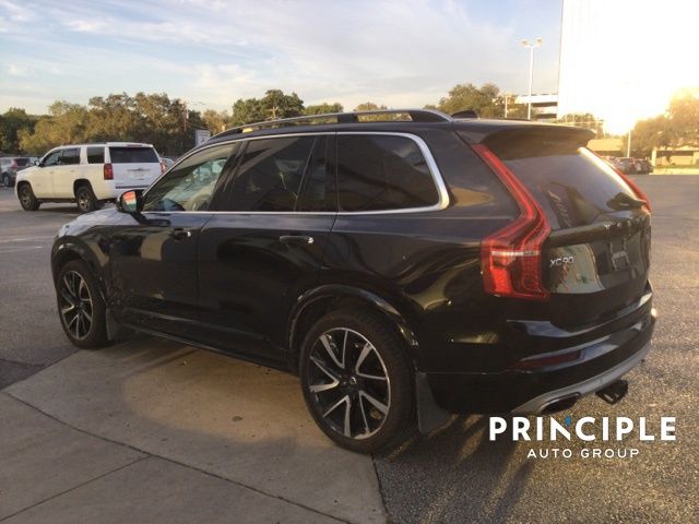 2019 Volvo XC90 T6 Momentum photo 3