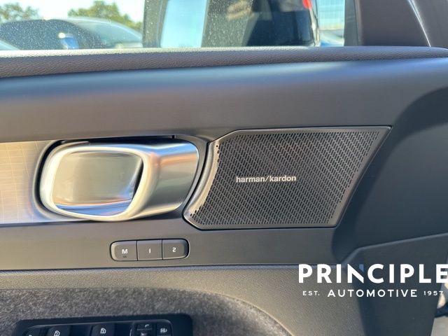 2026 Volvo XC40 Ultra - Photo 19