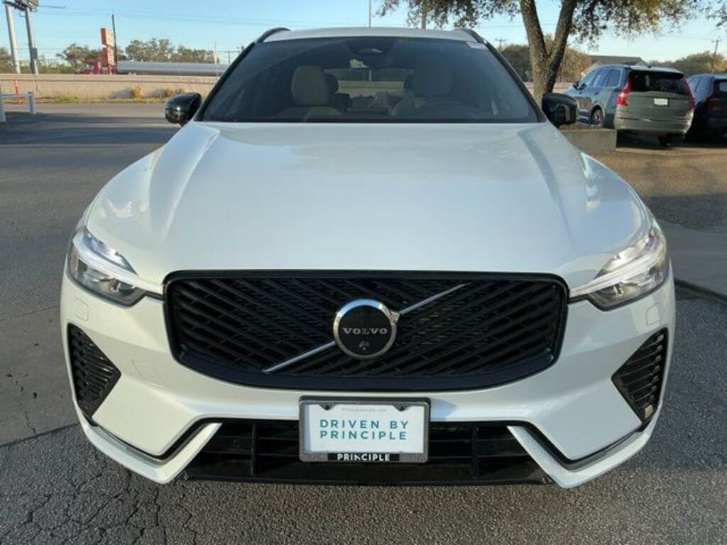 New 2026 Volvo XC60 B5 Plus SUV