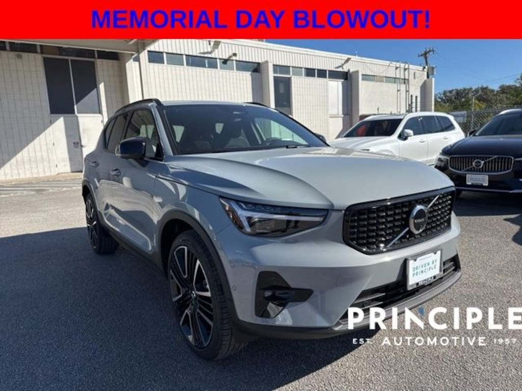 New 2026 Volvo XC40 B5 Ultra SUV