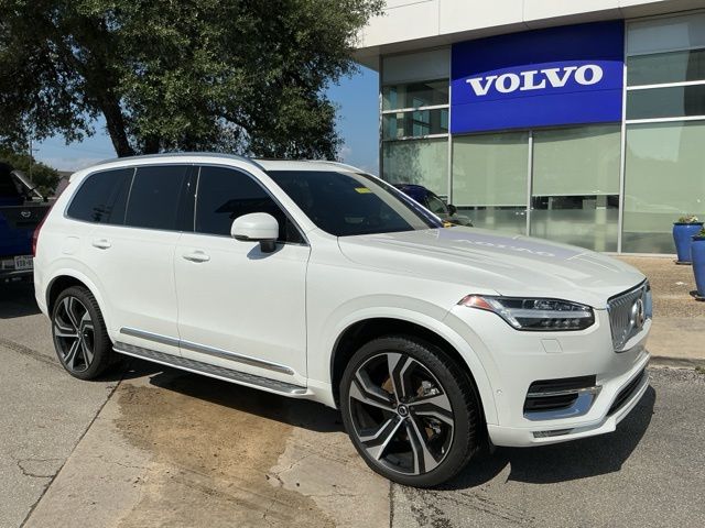 2024 Volvo XC90's photo