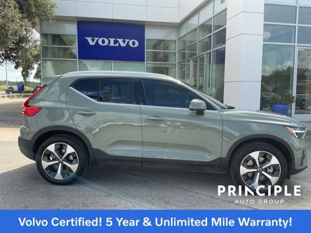 Certified 2025 Volvo XC40 B5 Core SUV