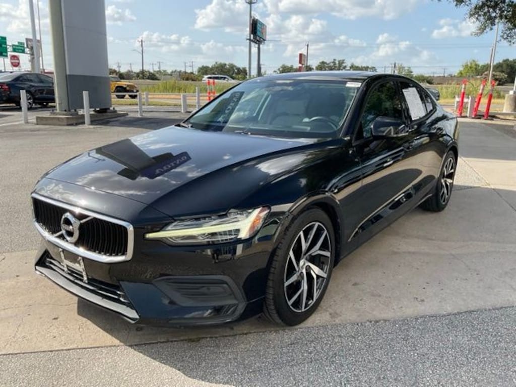 Used 2019 Volvo S60 T5 Momentum Sedan