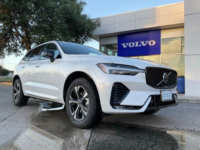 New 2026 Volvo XC60 B5 Core