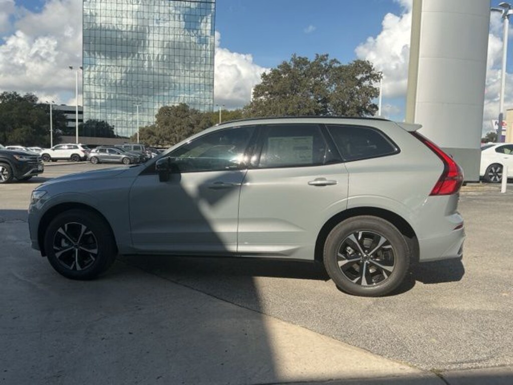 New 2026 Volvo XC60 B5 Core SUV