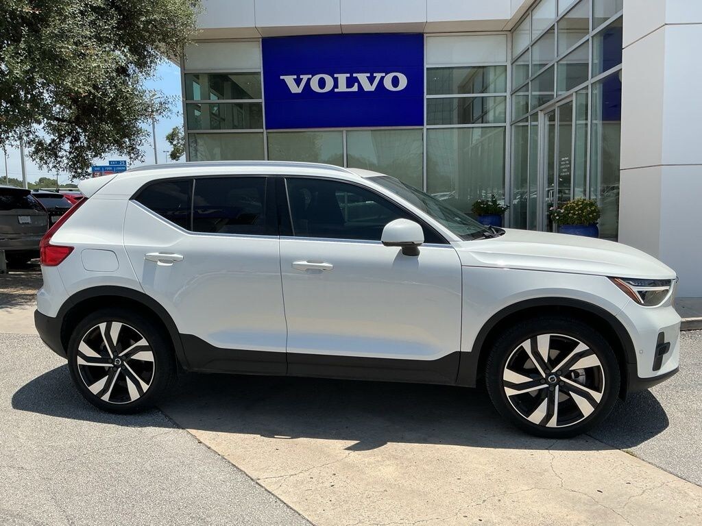 Certified 2024 Volvo XC40 B5 Plus Bright Theme SUV