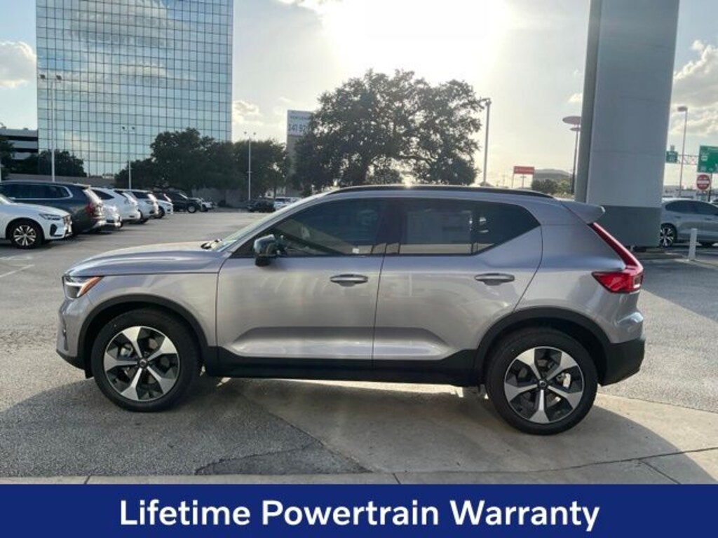 New 2026 Volvo XC40 B5 Plus SUV