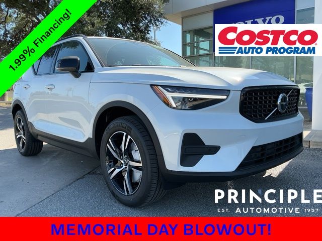 2026 Volvo XC40 B5 Core Dark AWD's photo