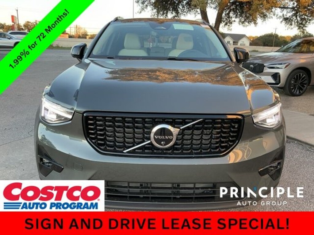 New 2026 Volvo XC40 B4 Plus SUV