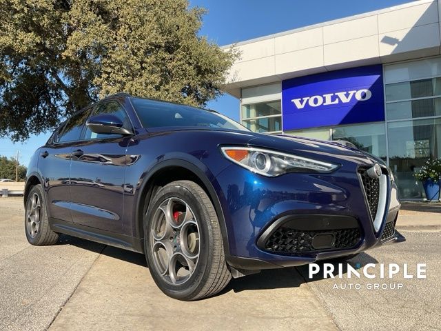 2018 Alfa Romeo Stelvio Sport's photo