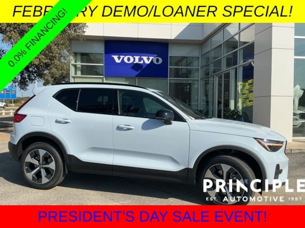 New 2026 Volvo XC40 B4 Core SUV