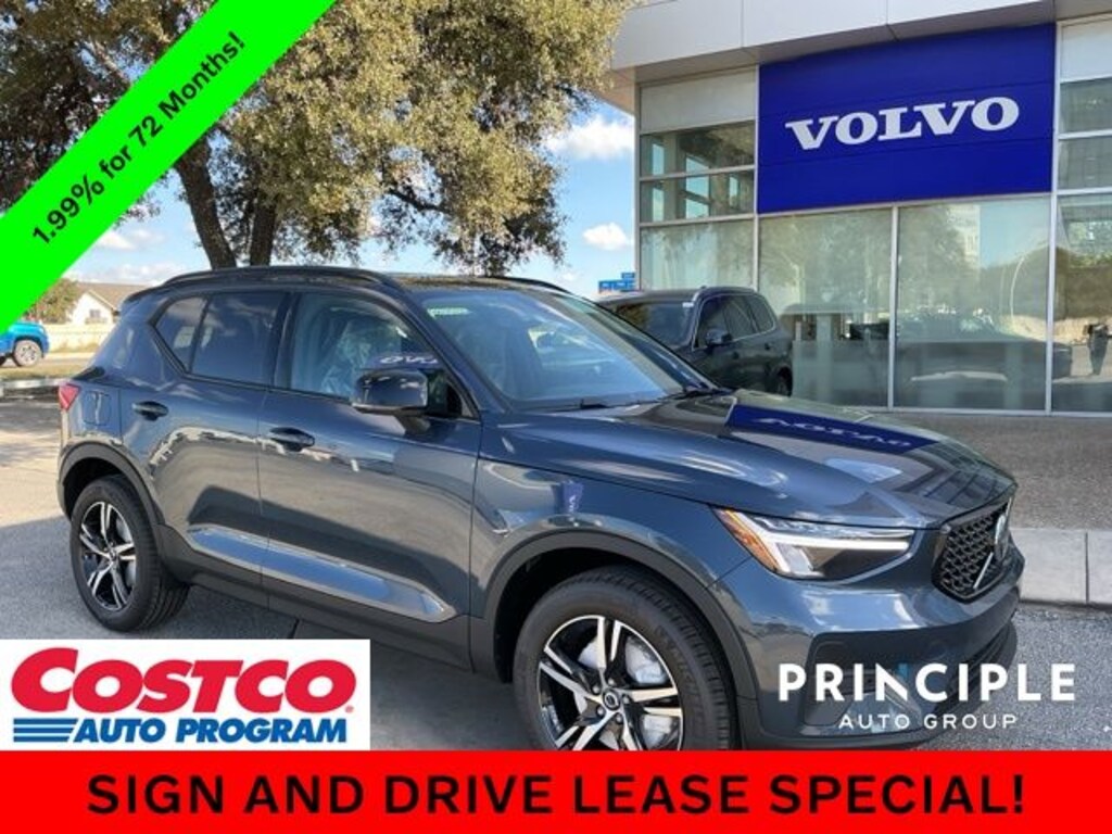 New 2026 Volvo XC40 B4 Core SUV