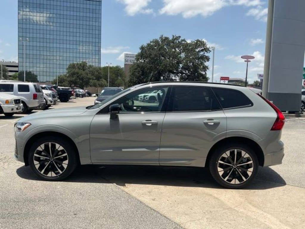 New 2026 Volvo XC60 B5 Plus SUV