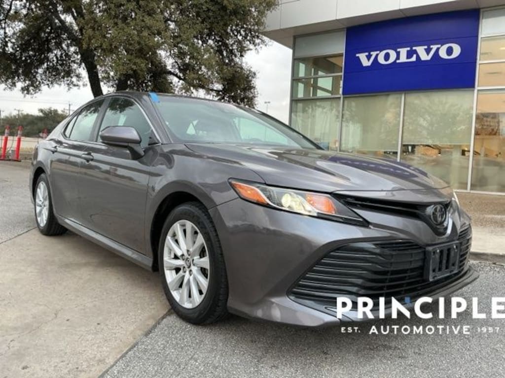 Used 2018 Toyota Camry LE Sedan